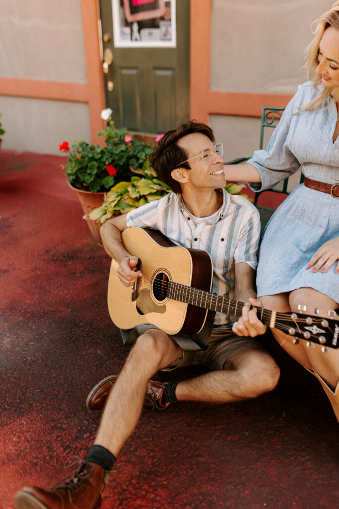 Couples Portraits in Stoudburg Village in Reinholds Pennsylvia, Couples Photography in Pennsylvania, Utah Traveling Wedding Photographer