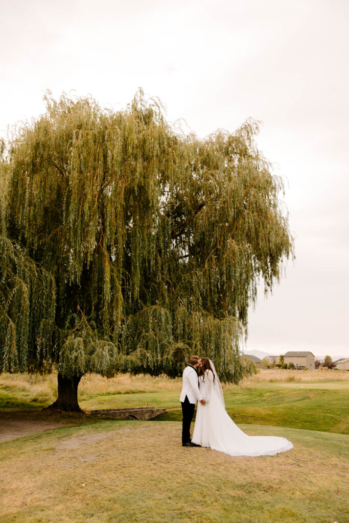 Sleepy Ridge Wedding in Orem Utah, Utah Wedding Photographer, Sleepy Ridge Weddings