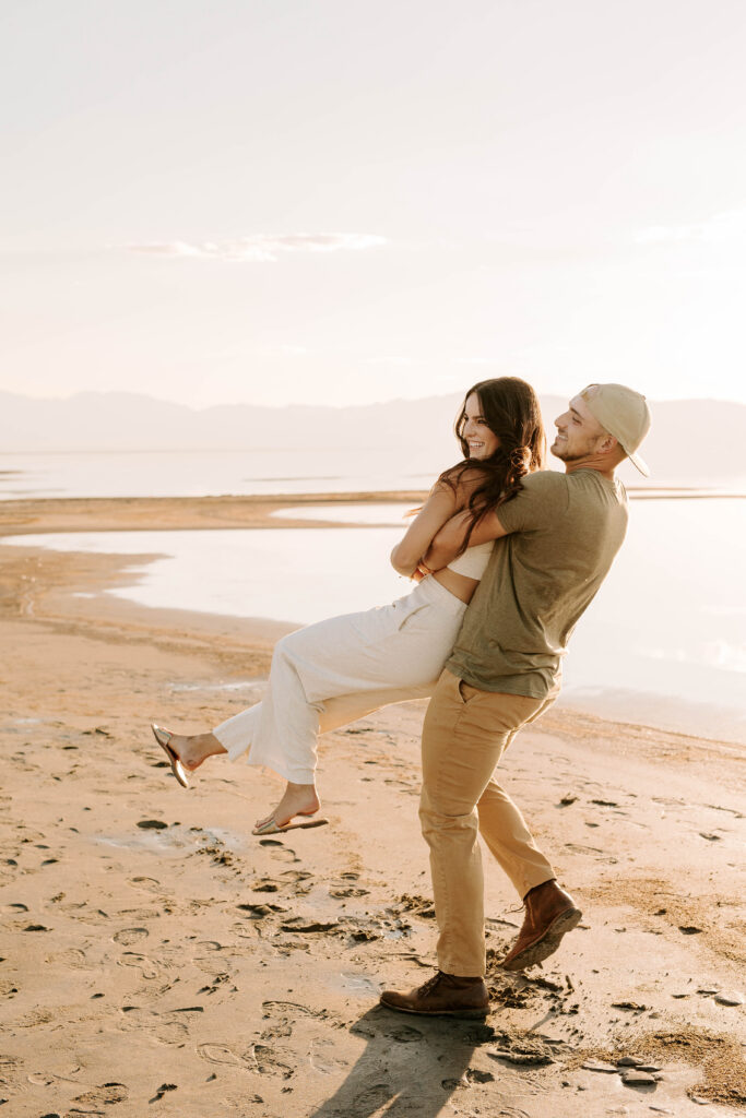 Utah Wedding Photographer at The Great Saltair, Engagement Photos in Utah, Wedding Photographer Utah County, Beach Engagement Photo Ideas, Utah Couples Photos
